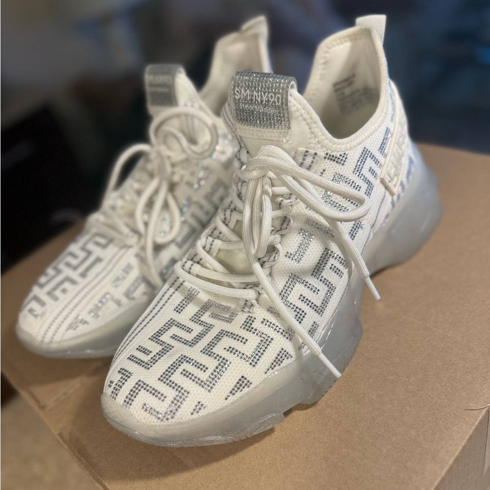 Steve Madden White and Gray Sneakers